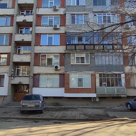 Уютен Апартамент В Търговище - 2 Спални И Кухня Exteriér fotografie