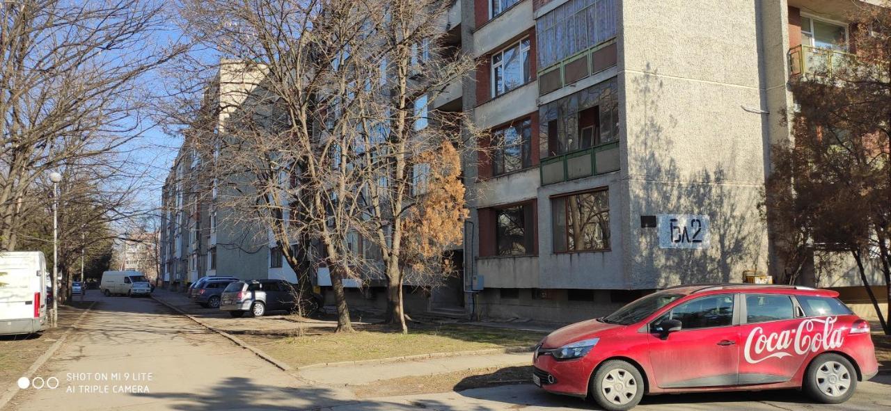 Уютен Апартамент В Търговище - 2 Спални И Кухня Exteriér fotografie